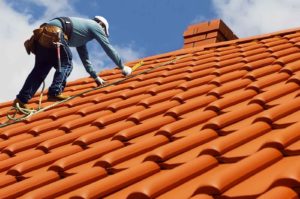 HAR COUVREUR SARTHE : Travaux de charpente, couverture, zinguerie, faîtage, Nettoyage démoussage et peinture hydrofuge toiture, Ravalement Façade, pose de bardage, petite maçonnerie … intervention dans la Sarthe : Le Mans 72 ….